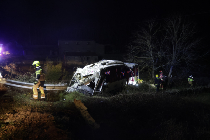 Accidente del autobús en Linares de Riofrío en Salamanca.-ICAL