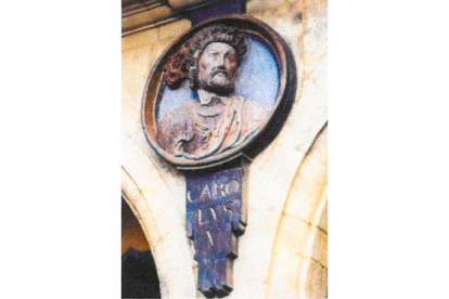 Medallón de Carlos V en la plaza Mayor de Salamanca. E.M.