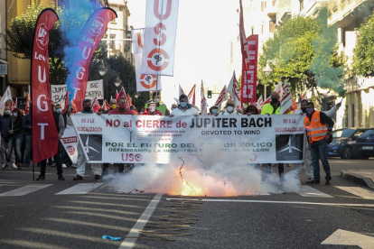 Los trabajadores de Jupiter Bach se manifiestan por las calles de León. | ICAL