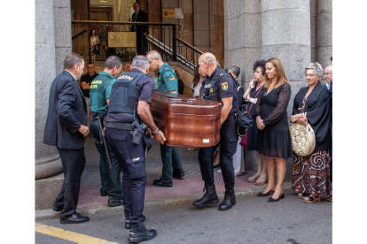 Capilla ardiente de la subdelegada de Gobierno en Salamanca, Encarnación Pérez.- ICAL