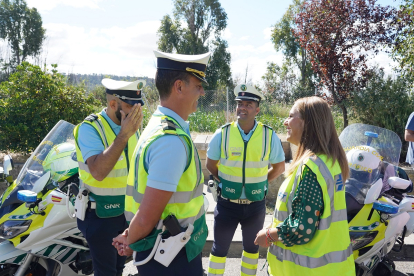 Operación 'ROADPOL Safe Holidays', por la que agentes de la Guarda Nacional Republicana (GNR) de Portugal se unen a agentes del Sector de Tráfico de la Guardia Civil en la Comunidad para apoyar a los conductores lusos que circulan en estas fechas estivales.- ICAL