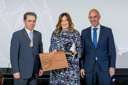 El presidente de la Junta de Castilla y León, Alfonso Fernández Mañueco, participa en el acto conmemorativo del 120 aniversario de la Cámara de Comercio de Segovia, en el que se entregan los premios 'Sello Real de Paños 2023'. ICAL