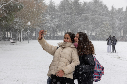 Nieve en la capital soriana. -ICAL