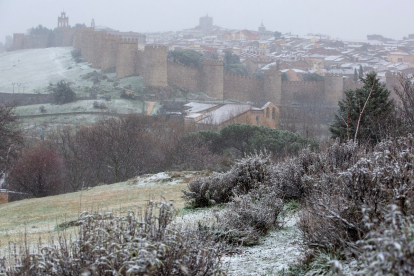 Nieve y lluvia en Ávila. -ICAL