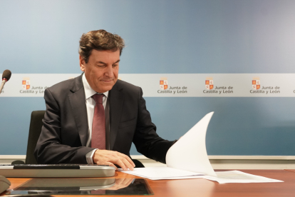El consejero de Economía y Hacienda y portavoz, Carlos Fernández Carriedo, presenta la Contabilidad Regional de Castilla y León correspondiente al tercer trimestre de 2022. -ICAL