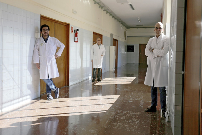 Los investigadores Francisco M. Herrera Gómez, Eduardo Gutiérrez Abejón y Francisco Javier Álvarez. / ICAL