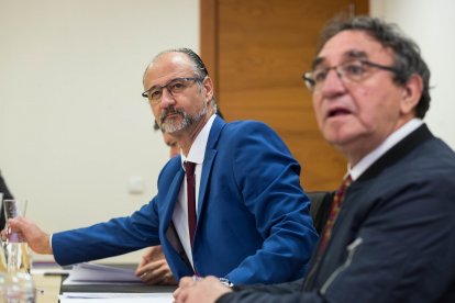 El presidente de las Cortes, Luis Fuentes, se reúne con los miembros del Patronato de la Fundación Villalar-Castilla y León