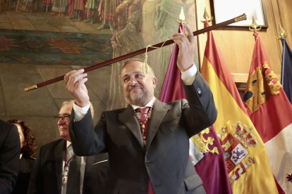 La Diputación de León celebra el pleno de constitución de la nueva corporación provincial. ICAL