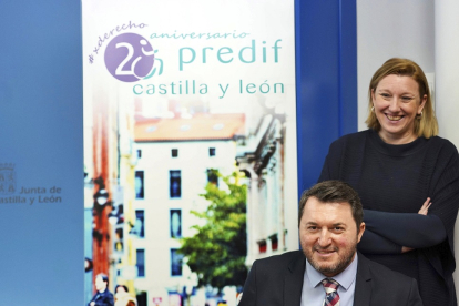 La consejera de Familia e Igualdad de Oportunidades, Isabel Blanco, y el presidente de Predif, Francisco Sardón. ICAL