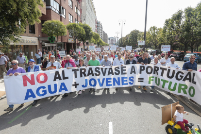 Organizaciones agrarias y de regantes se suman a la convocatoria de manifestación contra el desembalse de agua de León hacia Portugal