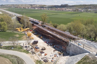 Puente de Frandovínez en las obras del AVE a Burgos que hubo que tirar y volver a hacer de nuevo. E. M.