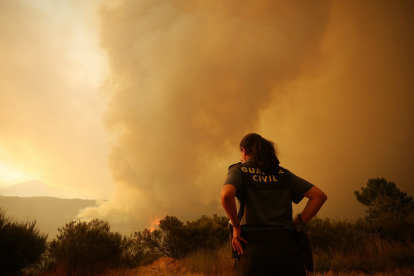 Incendio forestal en el Parque Natural de las Batuecas-Sierra de Francia, en el termino municipal de Monsagro(Salamanca).- ICAL