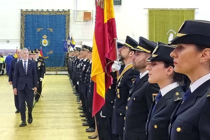 El ministro del Interior Grande-Marlaska preside la jura de los nuevos miembros de la  la Escala Ejecutiva de la Policía Nacional. ICAL.