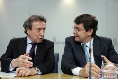 José Antonio de Santiago-Juárez y Alfonso Fernández Mañueco.- ICAL