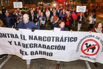 Pajarillos sale a la calle para luchar «contra el narcotráfico y la degradación del barrio» - J. M. LOSTAU