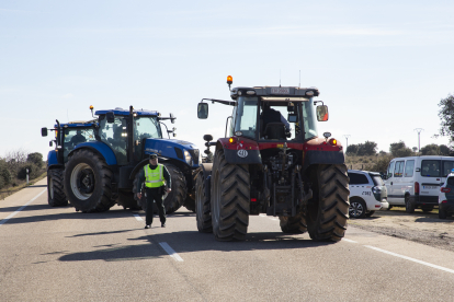 Tractorada este viernes en la N-122 de Zamora. -ICAL