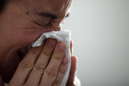 Imágenes de una persona con síntomas de gripe. - EUROPA PRESS - Archivo