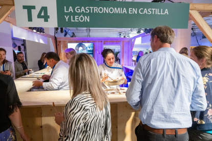 Expositor de gastronomía de Castilla y León en la Semana Europea de las Regiones y las Ciudades.- ICAL