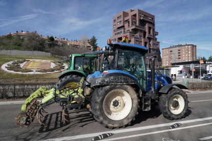 Tractorada este viernes en la Avenida Salamanca de Valladolid. -ICAL