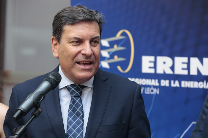El consejero de Economía y Hacienda y portavoz, Carlos Fdez. Carriedo, participa en los actos del 25 aniversario del Ente Regional de la Energía.- ICAL