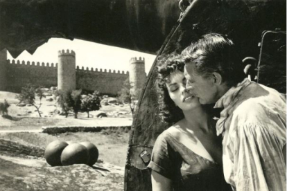 Fotograma de la película 'Orgullo y pasión', de Stanley Kramer, rodada en Ávila. -E.M.