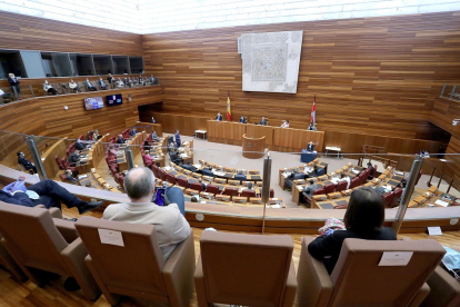 El primer Pleno ordinario de las Cortes durante el COVID-19.- EUROPA PRESS