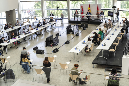 El pasado viernes, el Fórum acogía el Pleno municipal del Ayuntamiento de Burgos como primer evento tras el estado de alarma. ISRAEL L. MURILLO