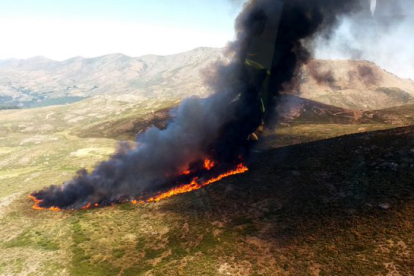 El incendio de Ávila continúa activo y se mantiene en el nivel 1. Ical