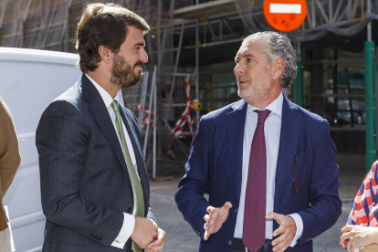 El vicepresidente de la Junta de Castilla y León, Juan García-Gallardo, clausura el Foro 'Presente y Futuro del Comercio de Proximidad en Segovia'.- ICAL