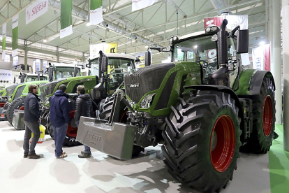 Tractores en una edición de la feria ‘Agraria’ de Valladolid. RUBÉN CACHO / ICAL