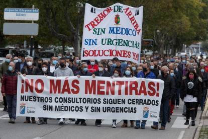 Manifestación en Ponferrada por el cierre de los consultorios médicos. - ICAL