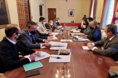 Comisión de Seguimiento del convenio para la ejecución y explotación de las obras de aprovechamiento del embalse de las Cogotas, Ávila. -ICAL
