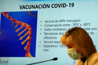 La consejera de Sanidad, Verónica Casado, comparece en rueda de prensa para informar sobre la estrategia de vacunación en relación a la COVID-19.- ICAL