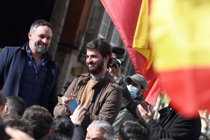 El presidente de Vox, Santiago Abascal y el candidato a la presidencia a las Cortes de Castilla y León, Juan García-Gallardo visitan Burgos.- ICAL