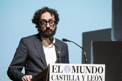 El director de El Mundo, Joaquín Manso, durante su discurso en los Premios La Posada. PHOTOGENIC