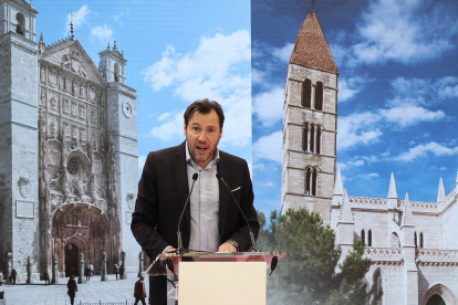 Oscar Puente en la presentación de la oferta turistica de Valladolid en Fitur 2023.- ICAL