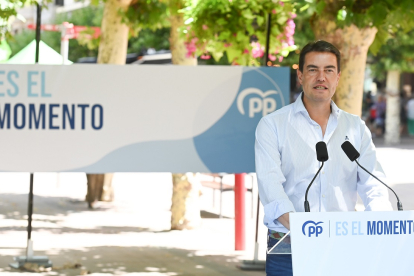 Ángel Ibáñez durante el acto de campaña del PP en Miranda de Ebro (Burgos).- ICAL