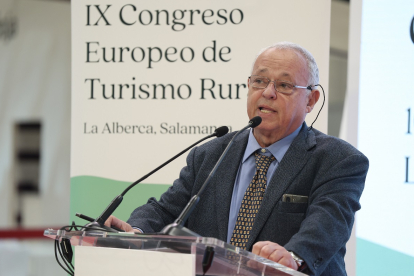 El consejero de Cultura y Turismo presenta el Congreso Español de Turismo Rural en Fitur 2023.- ICAL