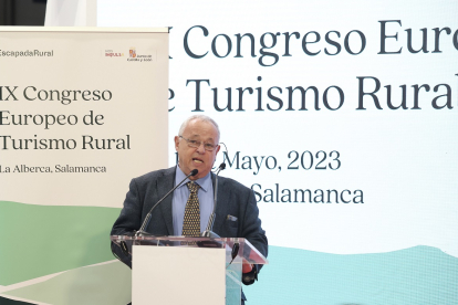 El consejero de Cultura y Turismo presenta el Congreso Español de Turismo Rural en Fitur 2023.- ICAL