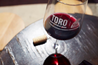 Imagen de archivo de un vino D. O. Toro. -E.M