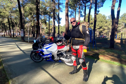 Foto de un motorista- Moto Club La Leyenda Continúa
