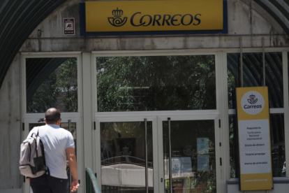 Oficina de Correos en Valladolid en una imagen de archivo.-PHOTOGENIC