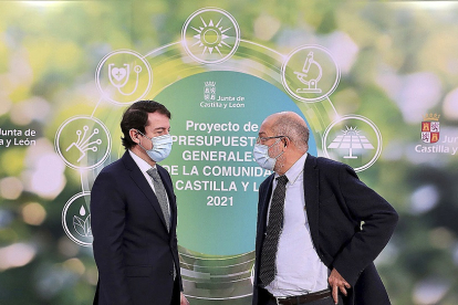 Alfonso Fernández Mañueco y Francisco Igea, durante la presentación de los presupuestos de 2021. / ICAL.