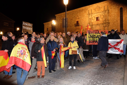 Concentración ante la sede del PSOE de Salamanca.- ICAL