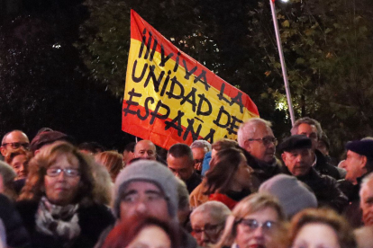 Concentración ante la sede del PSOE de León.- ICAL