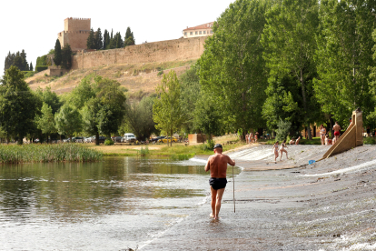 Altas temperaturas en Castilla y León. En la imagen zona del río Águeda en Ciudad Rodrigo, Salamanca, imagen de archivo.- ICAL
