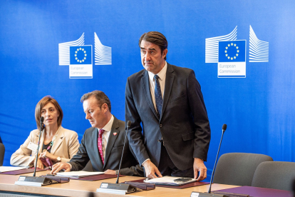 Suárez-Quiñones durante la reunión con el comisario de Medio Ambiente de la Comisión Europea en Bruselas.- ICAL