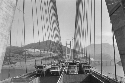 Etapa de construcción del Puente Ingeniero Fernández Casado de León. - LEÓN PROYECTA