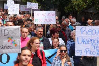 Manifestación en defensa de la sanidad pública en Ponferrada.- ICAL