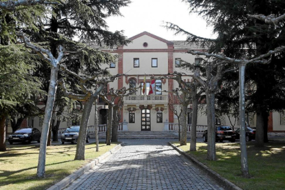 Imagen de archivo de la sede de la Presidencia de la Junta de Castilla y León, antiguo Colegio de la Asunción.-E.M.